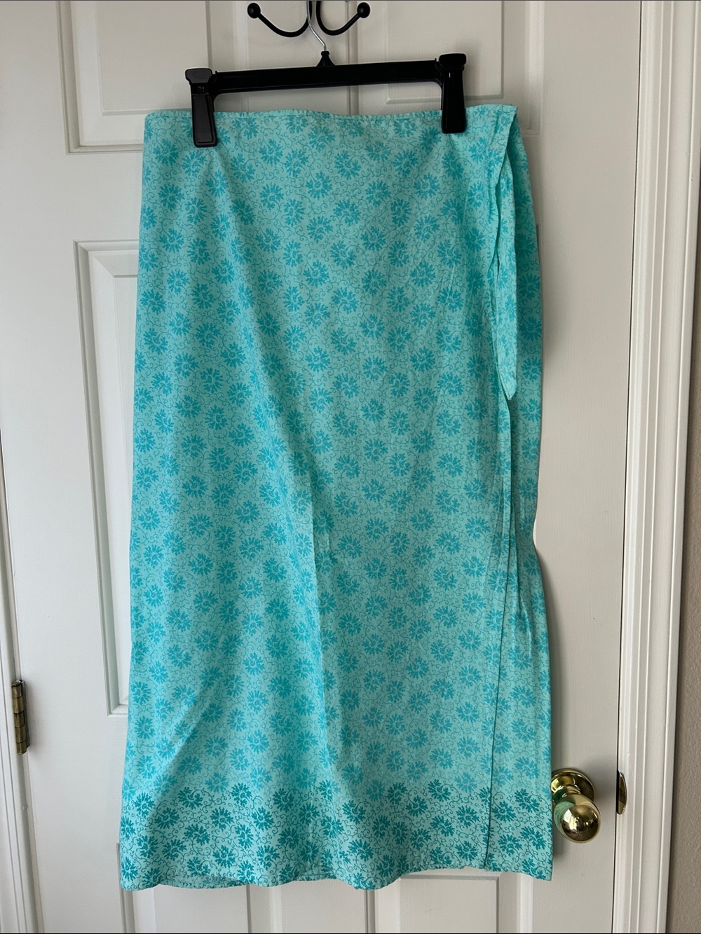 Liz Beautiful wrap or long skirt